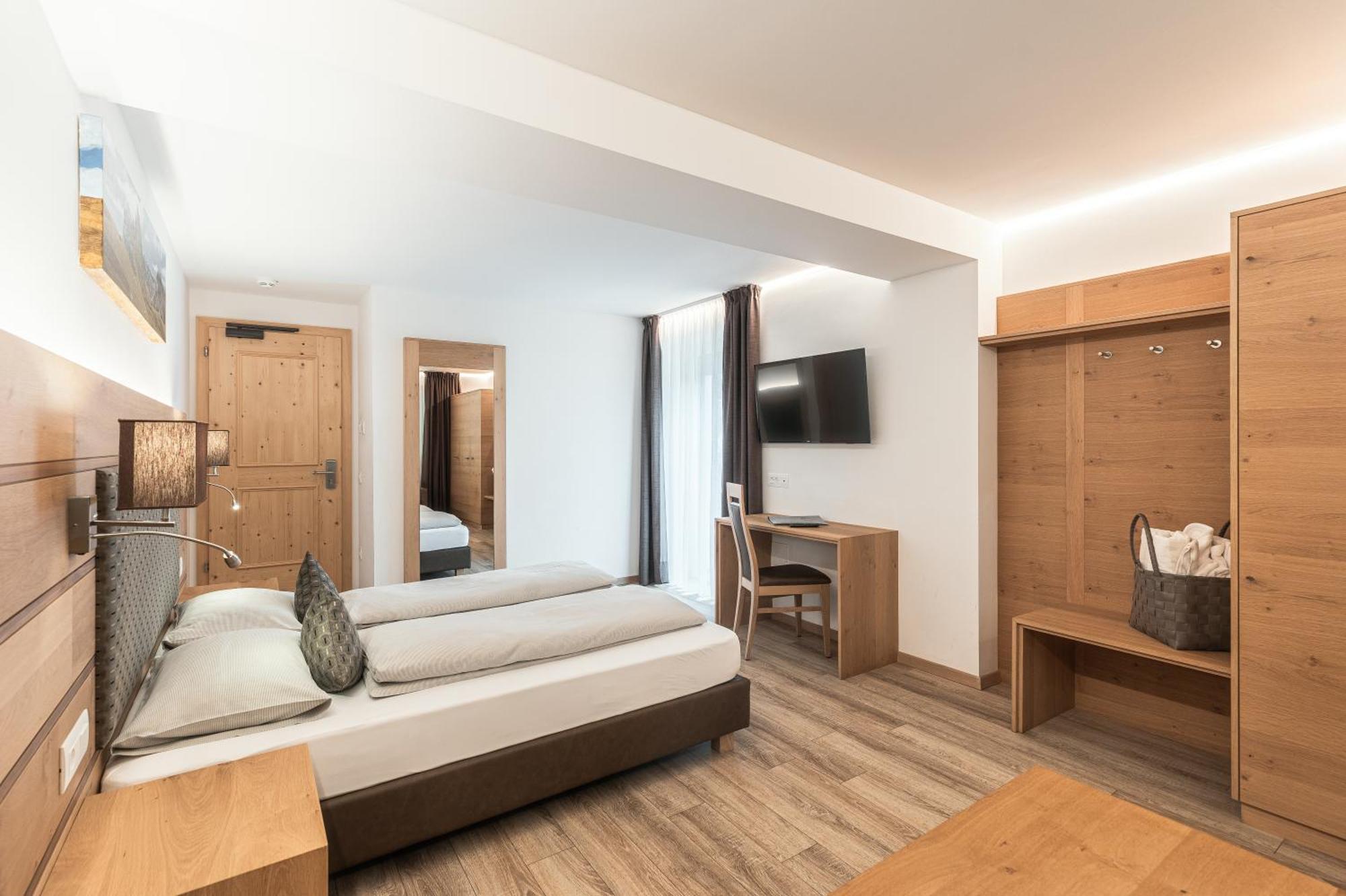 Hotel La Pineta Selva di Val Gardena Szoba fotó