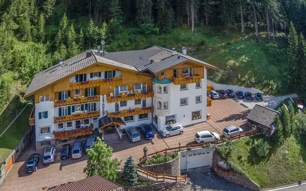 Hotel La Pineta Selva di Val Gardena Kültér fotó